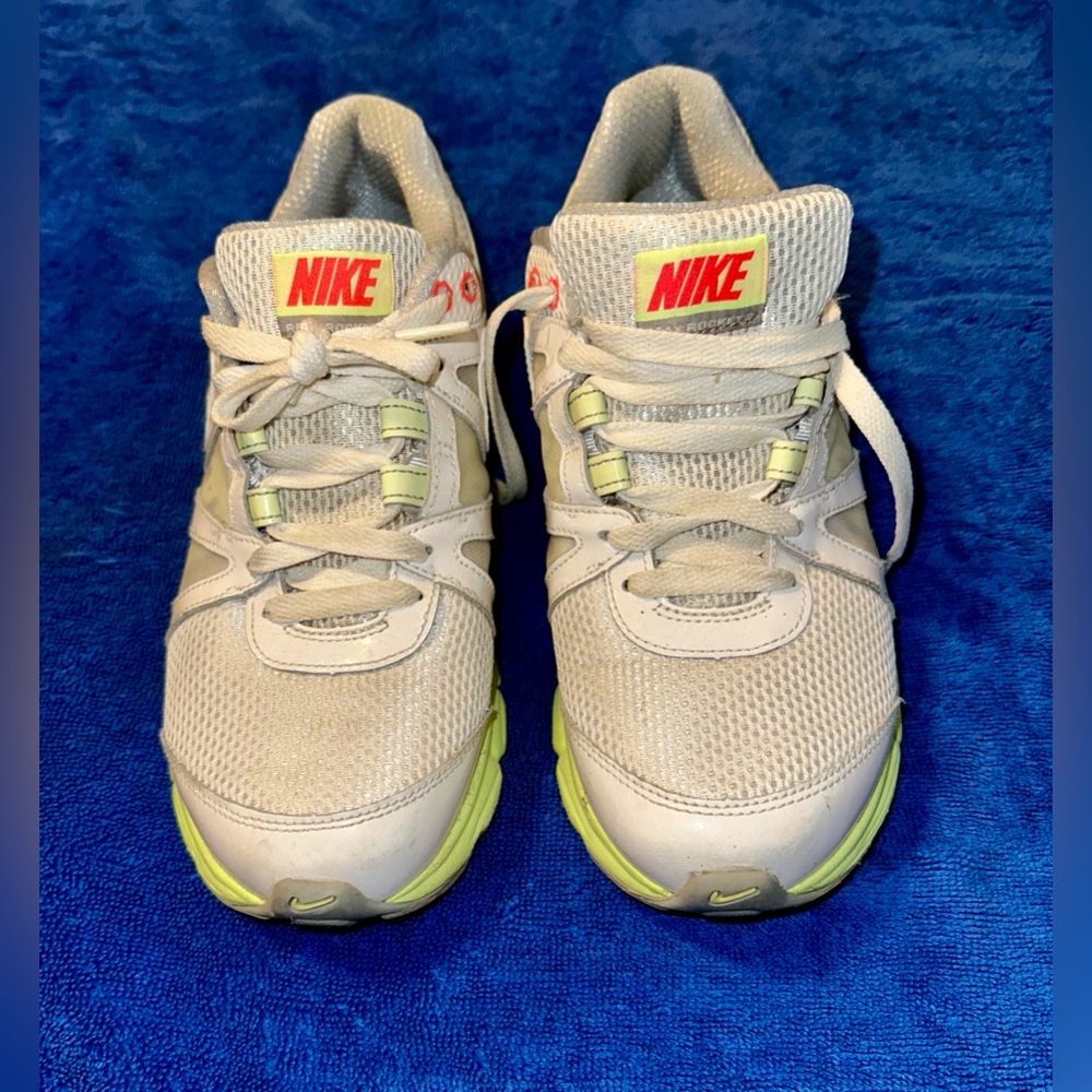 Nike REAX Shoes - Women’s 9